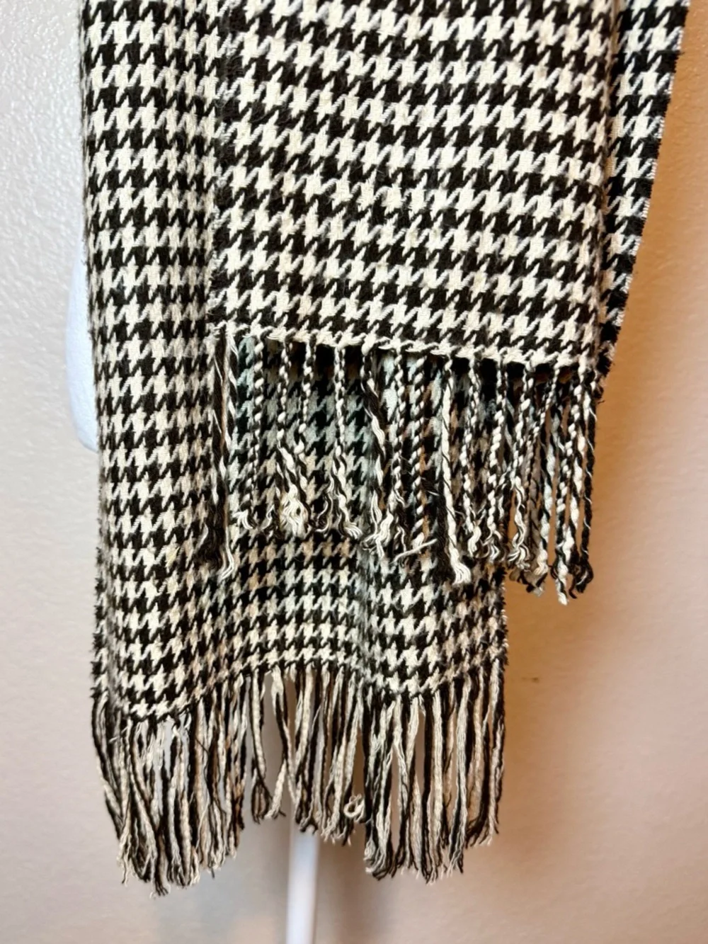 Houndstooth Cashmere Scarf Made in Scotland Cream & Brown